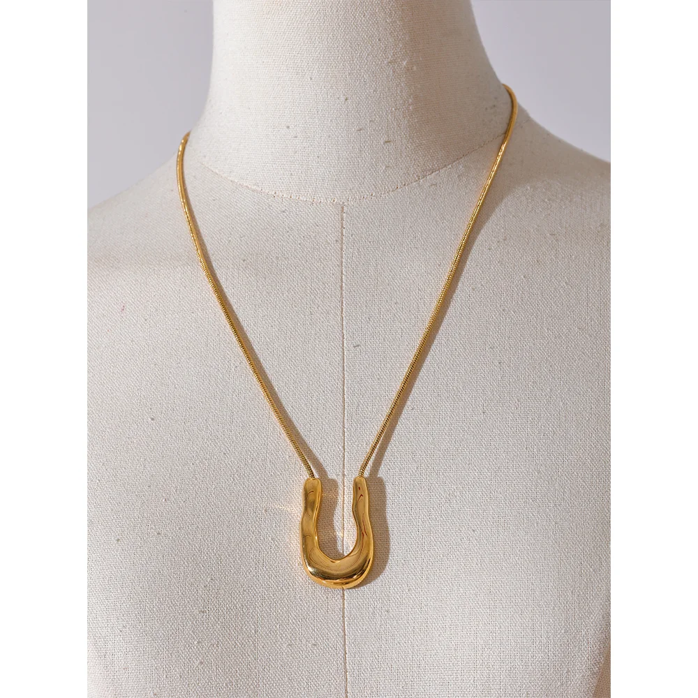 U-Shaped Stylish Design Gold-Plated Necklace