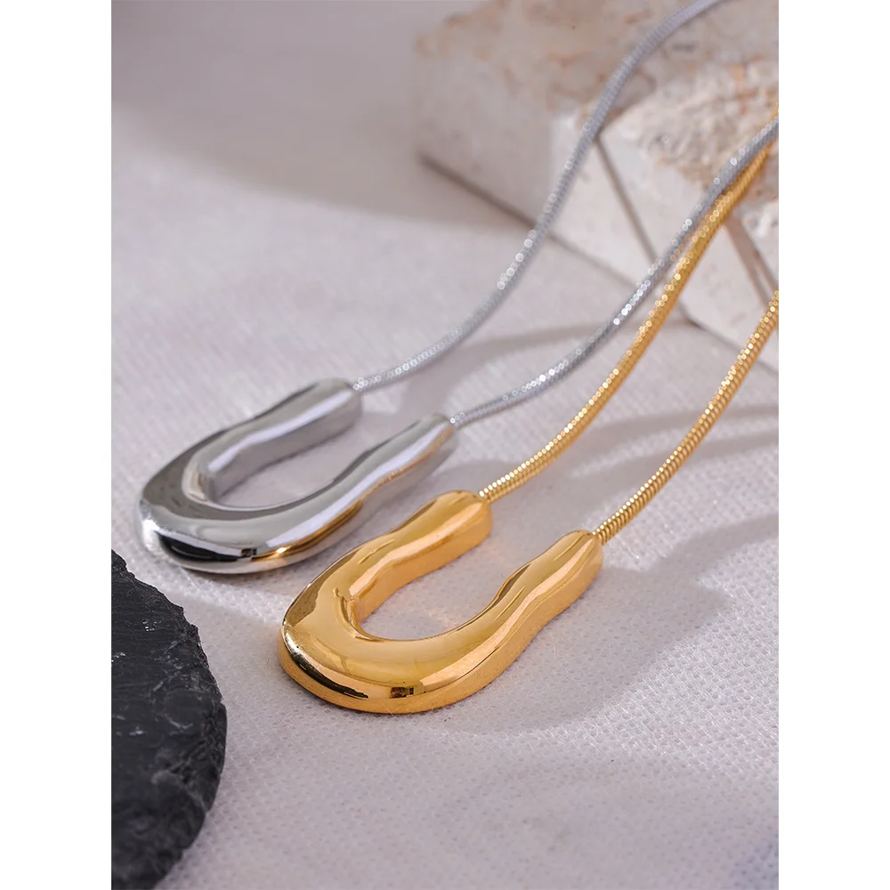 U-Shaped Stylish Design Gold-Plated Necklace