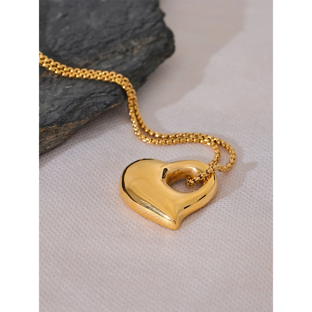 Love: Heart Pendant Necklace Gold Color Texture