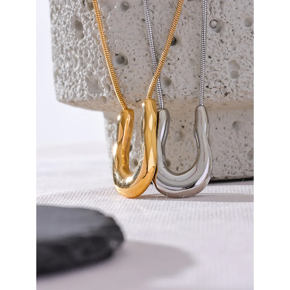 U-Shaped Stylish Design Gold-Plated Necklace