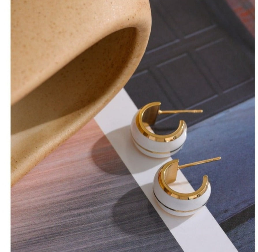 Fine & Chic Enamel Small Hoop Earrings White/Gold - Boncuque Store