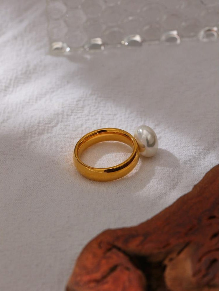 Ring, Elegant Shell Pearl Ring Fashion Gold - Boncuque