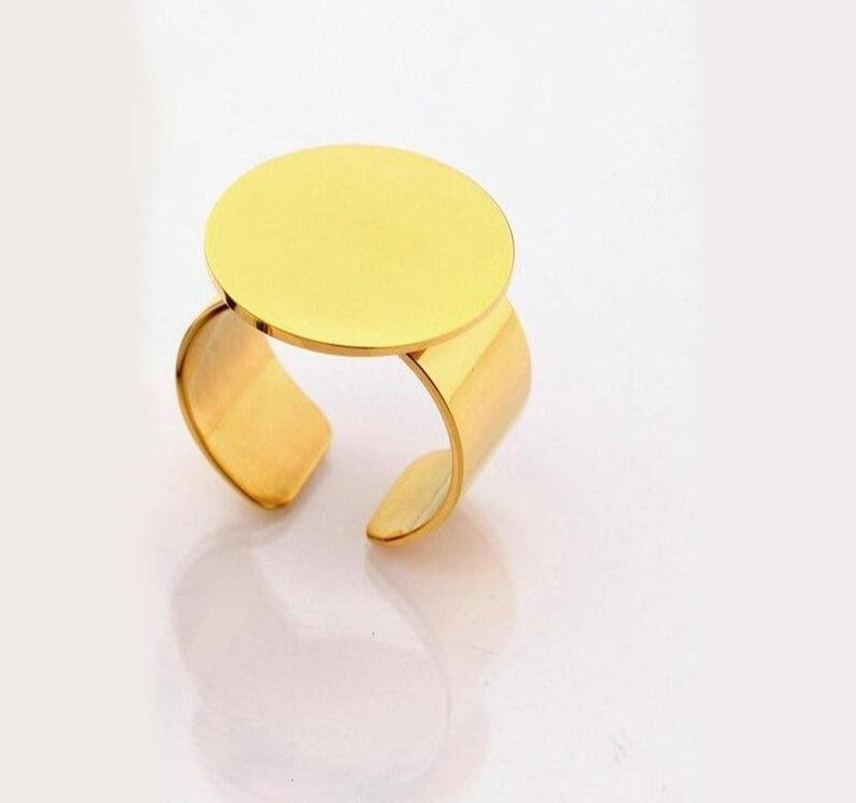 Ring, Trendy Design Circular Stainless Steel Gold/Silver Color - Boncuque